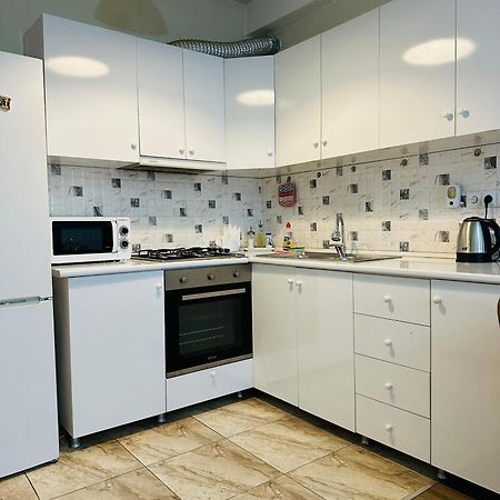 Twins Tower Apartment Тбилиси Екстериор снимка