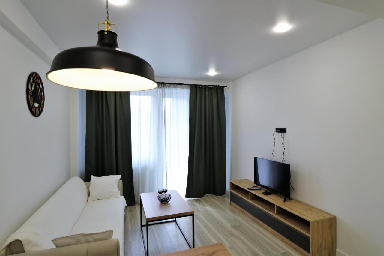Twins Tower Apartment Тбилиси Екстериор снимка