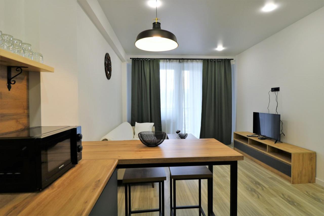 Twins Tower Apartment Тбилиси Екстериор снимка