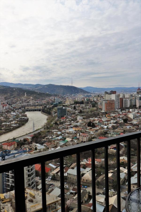 Twins Tower Apartment Тбилиси Екстериор снимка