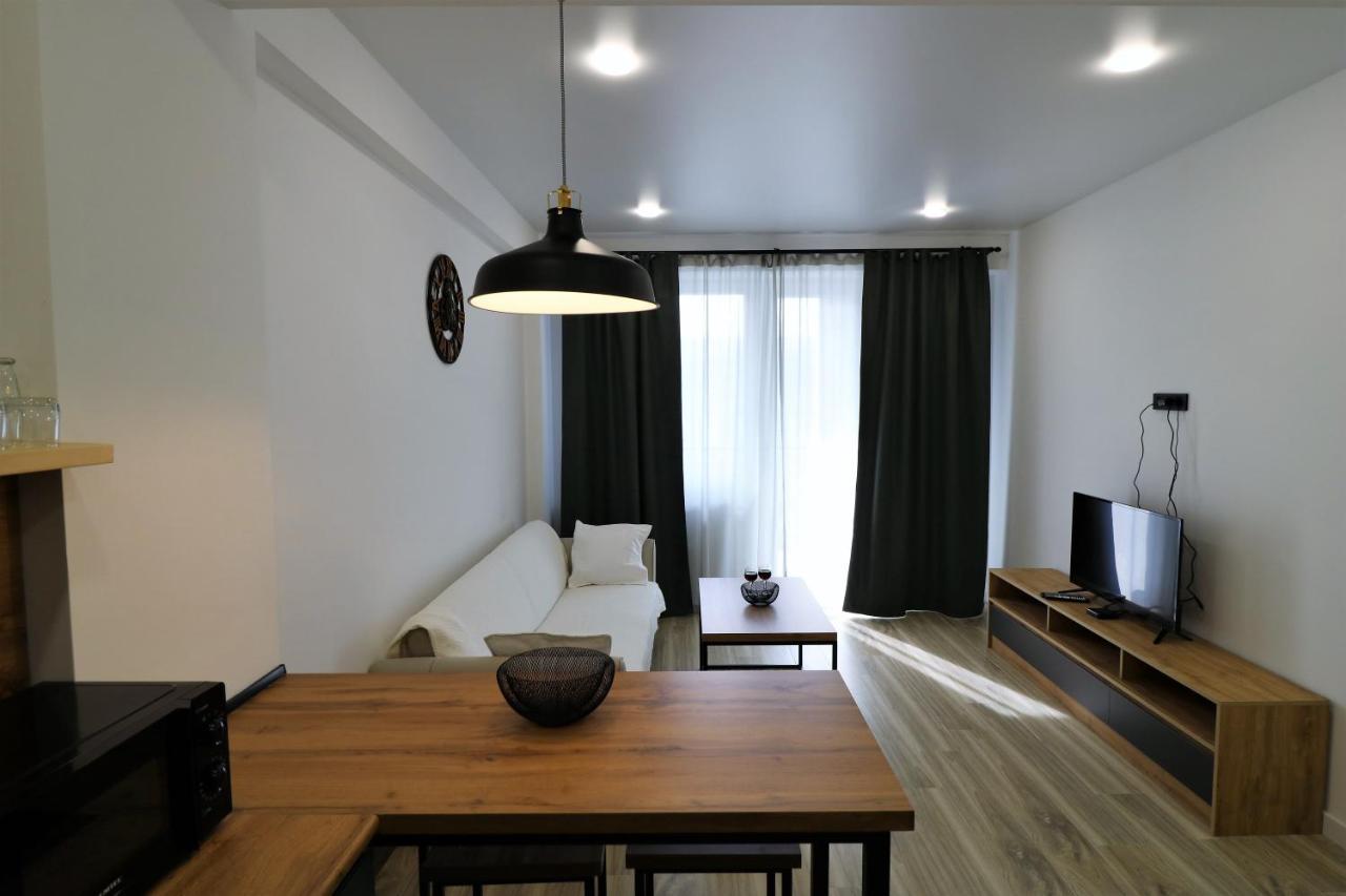 Twins Tower Apartment Тбилиси Екстериор снимка
