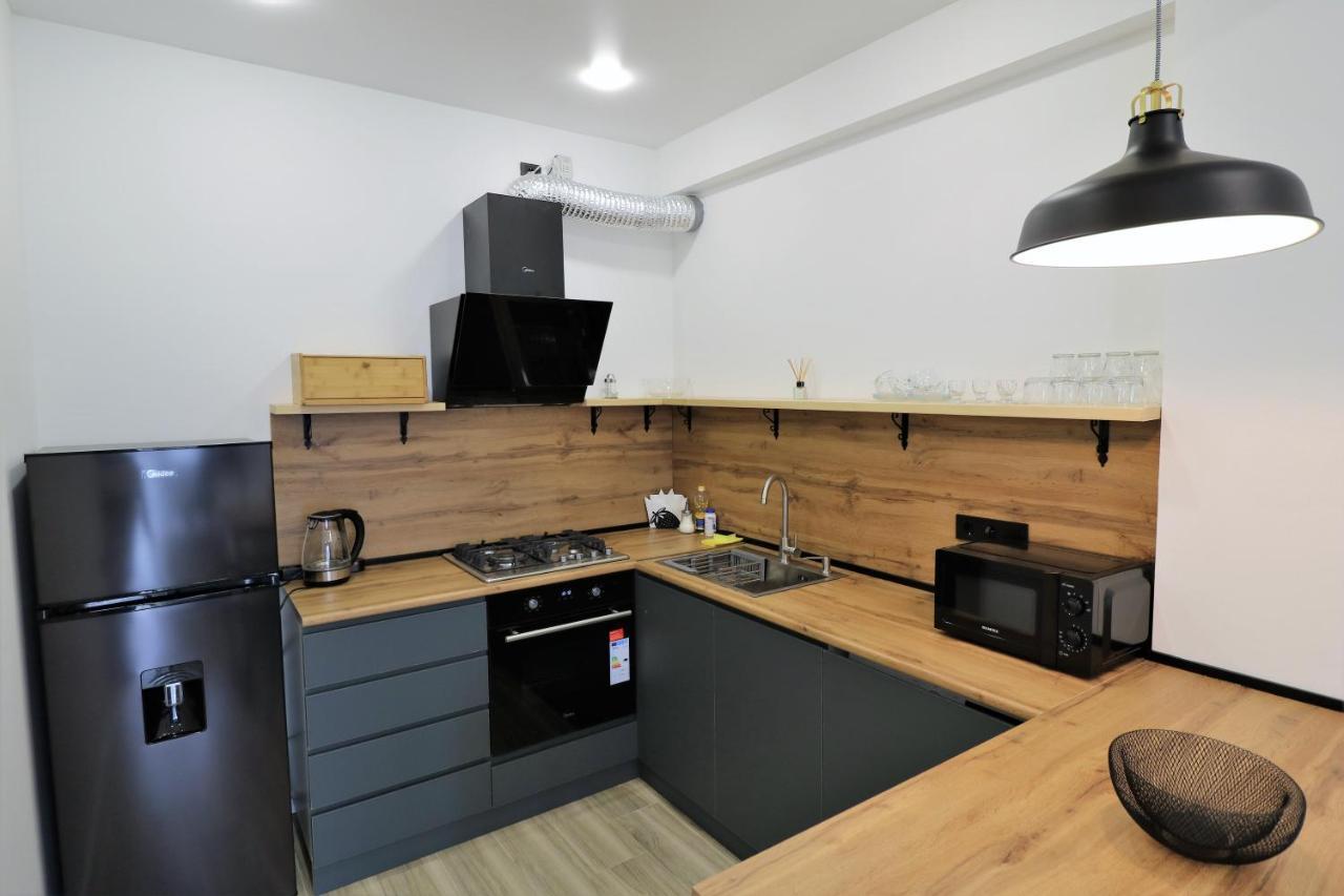 Twins Tower Apartment Тбилиси Екстериор снимка