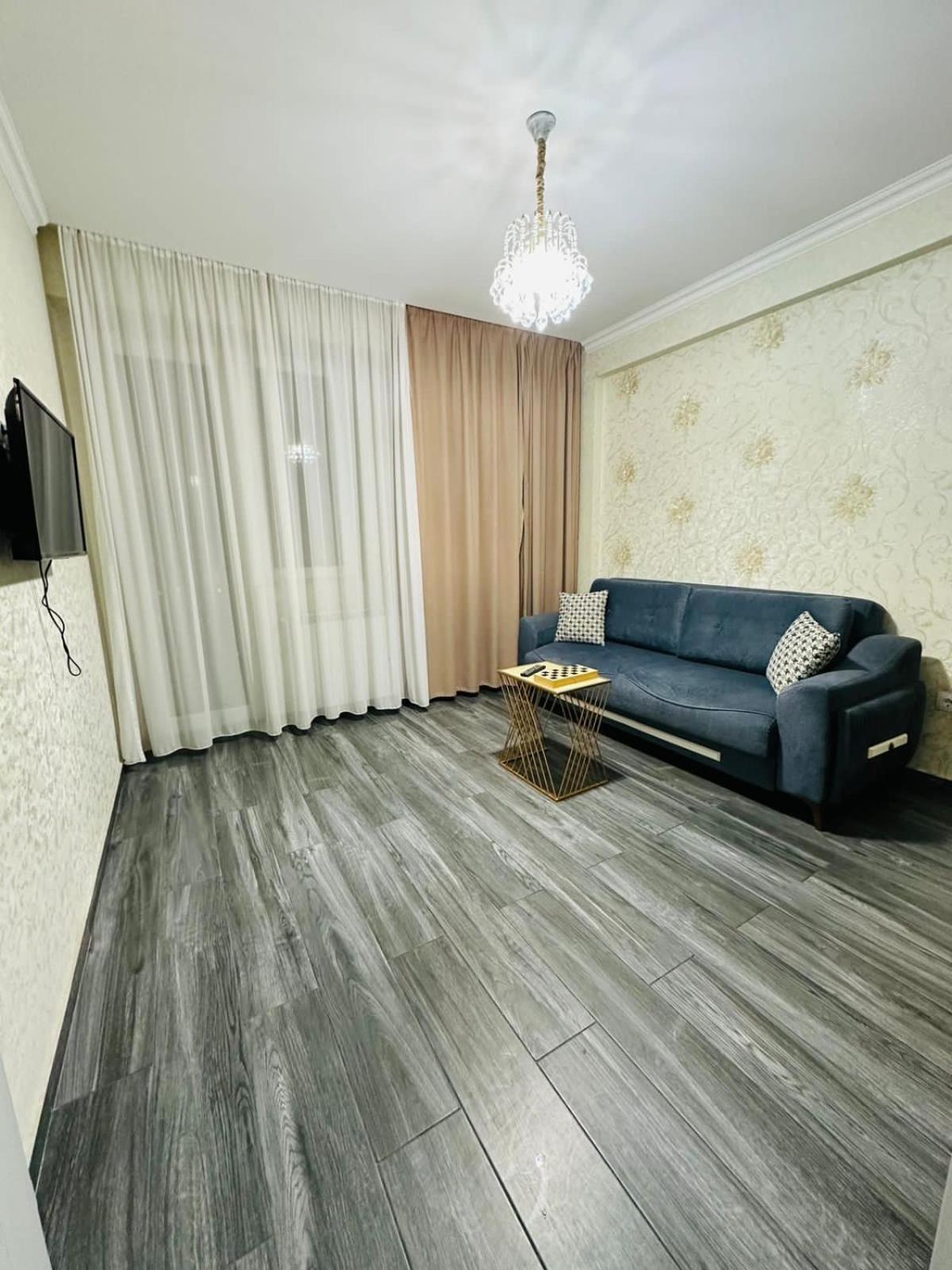 Twins Tower Apartment Тбилиси Екстериор снимка