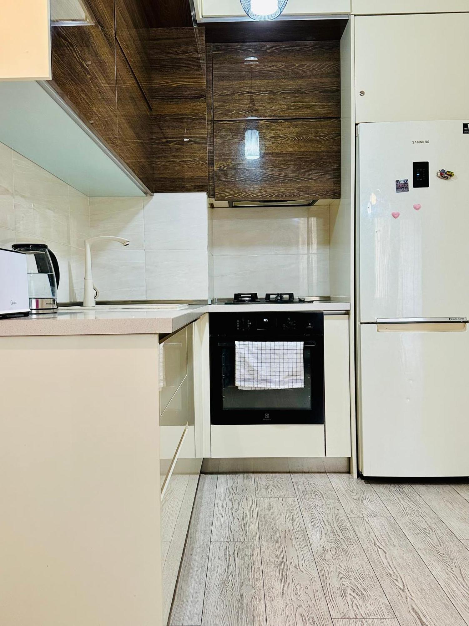 Twins Tower Apartment Тбилиси Екстериор снимка