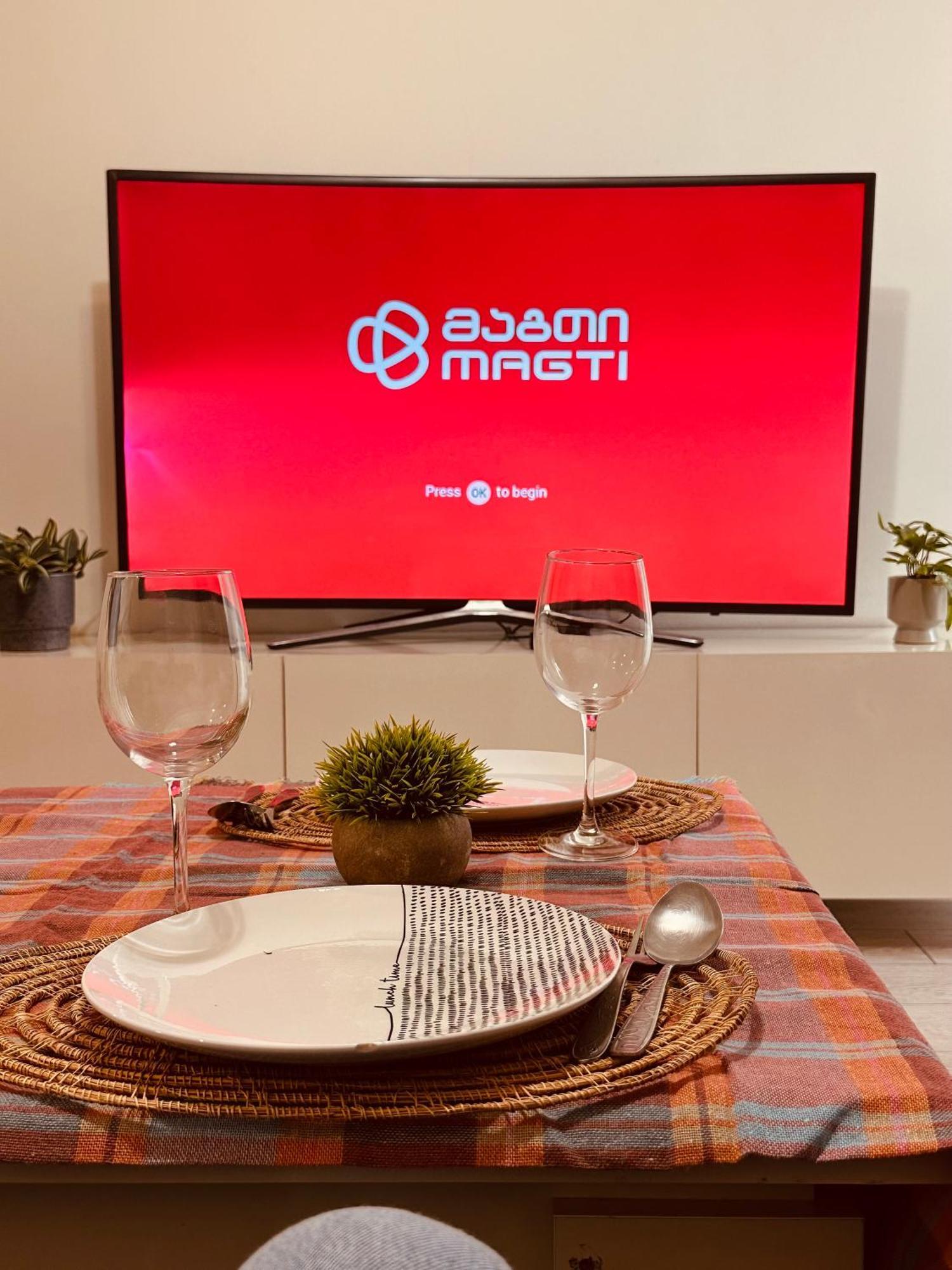 Twins Tower Apartment Тбилиси Екстериор снимка