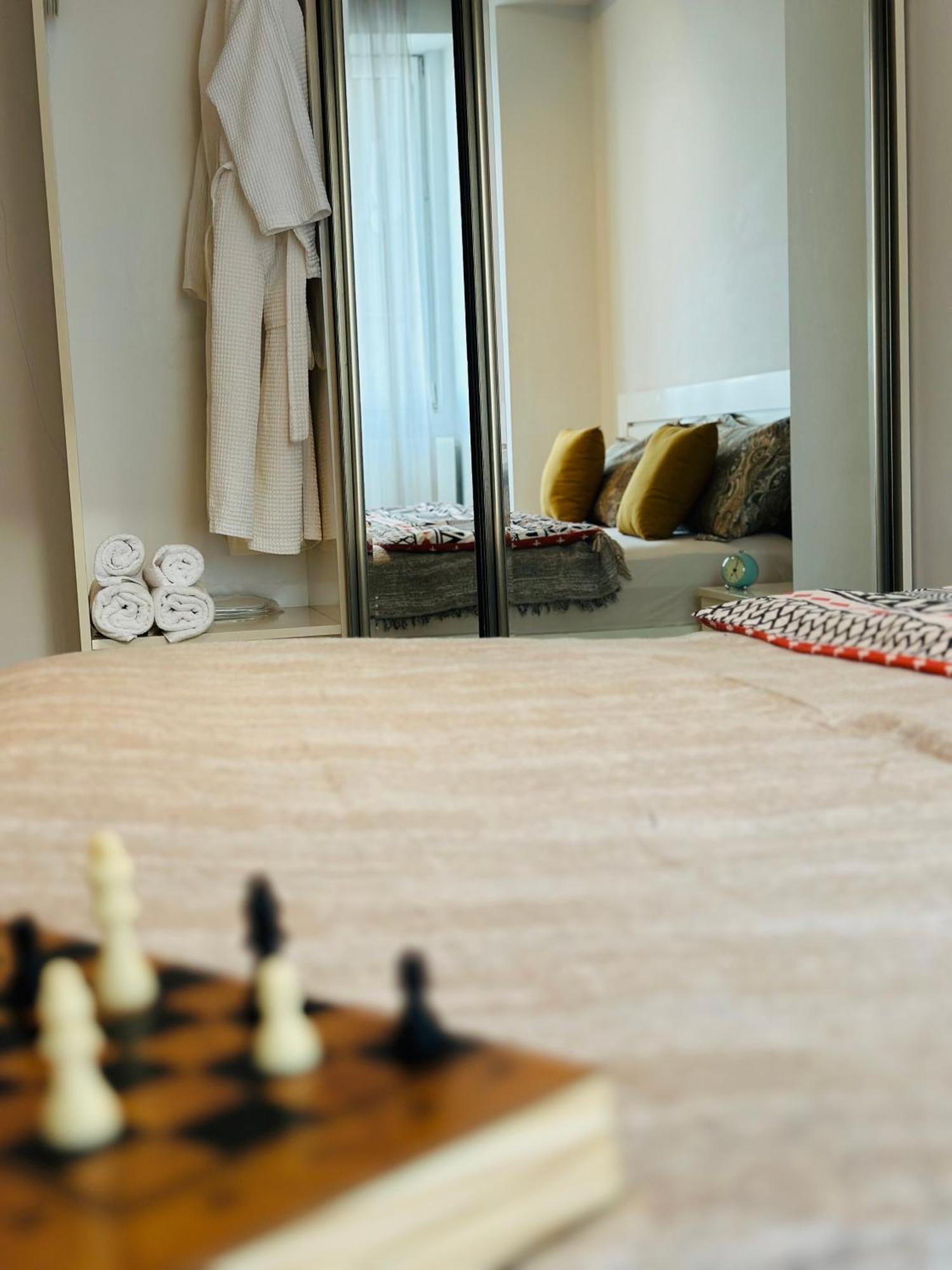 Twins Tower Apartment Тбилиси Екстериор снимка