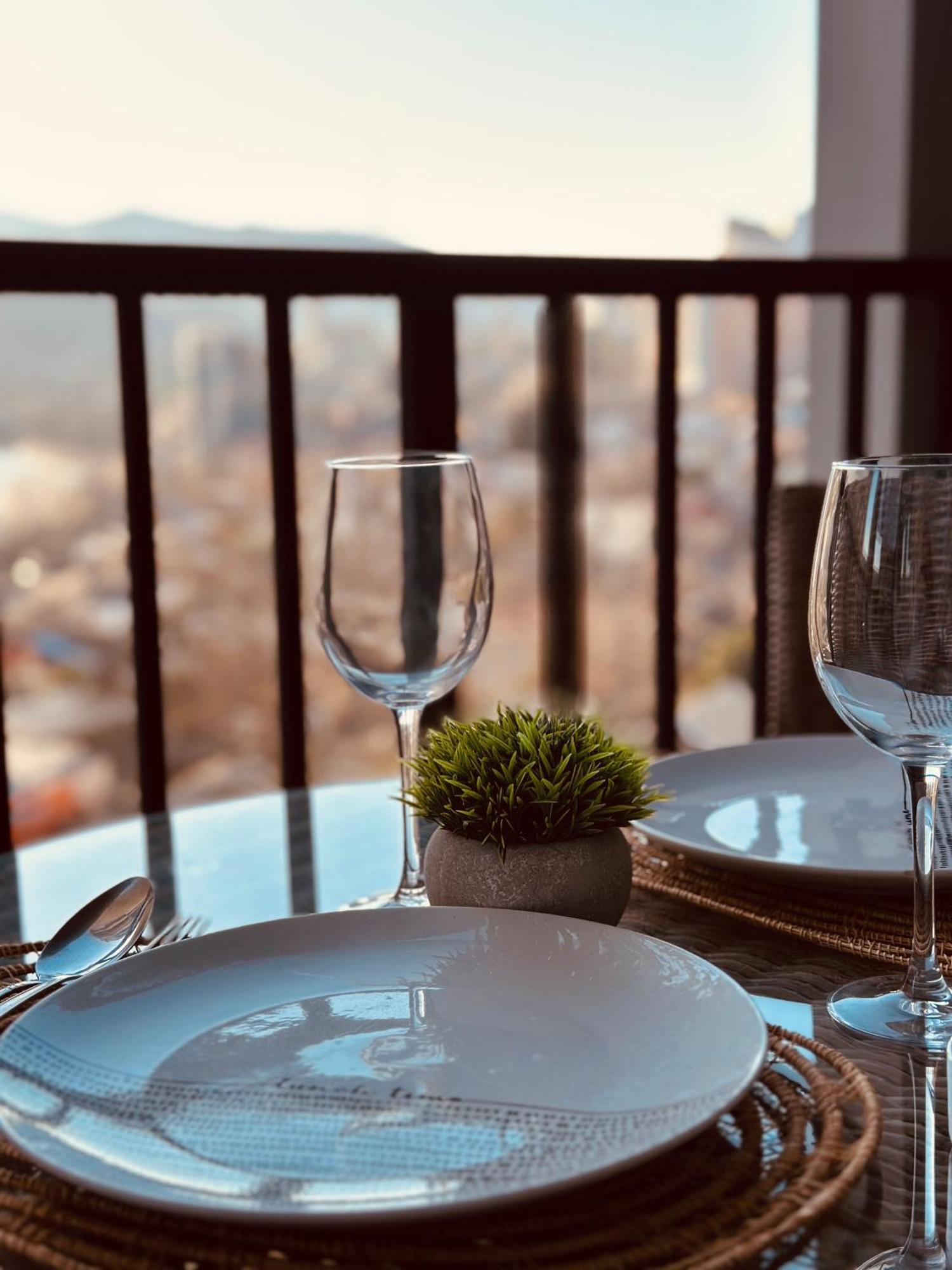 Twins Tower Apartment Тбилиси Екстериор снимка