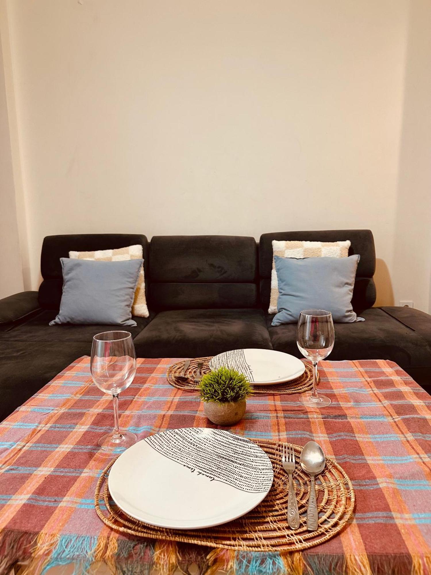 Twins Tower Apartment Тбилиси Екстериор снимка