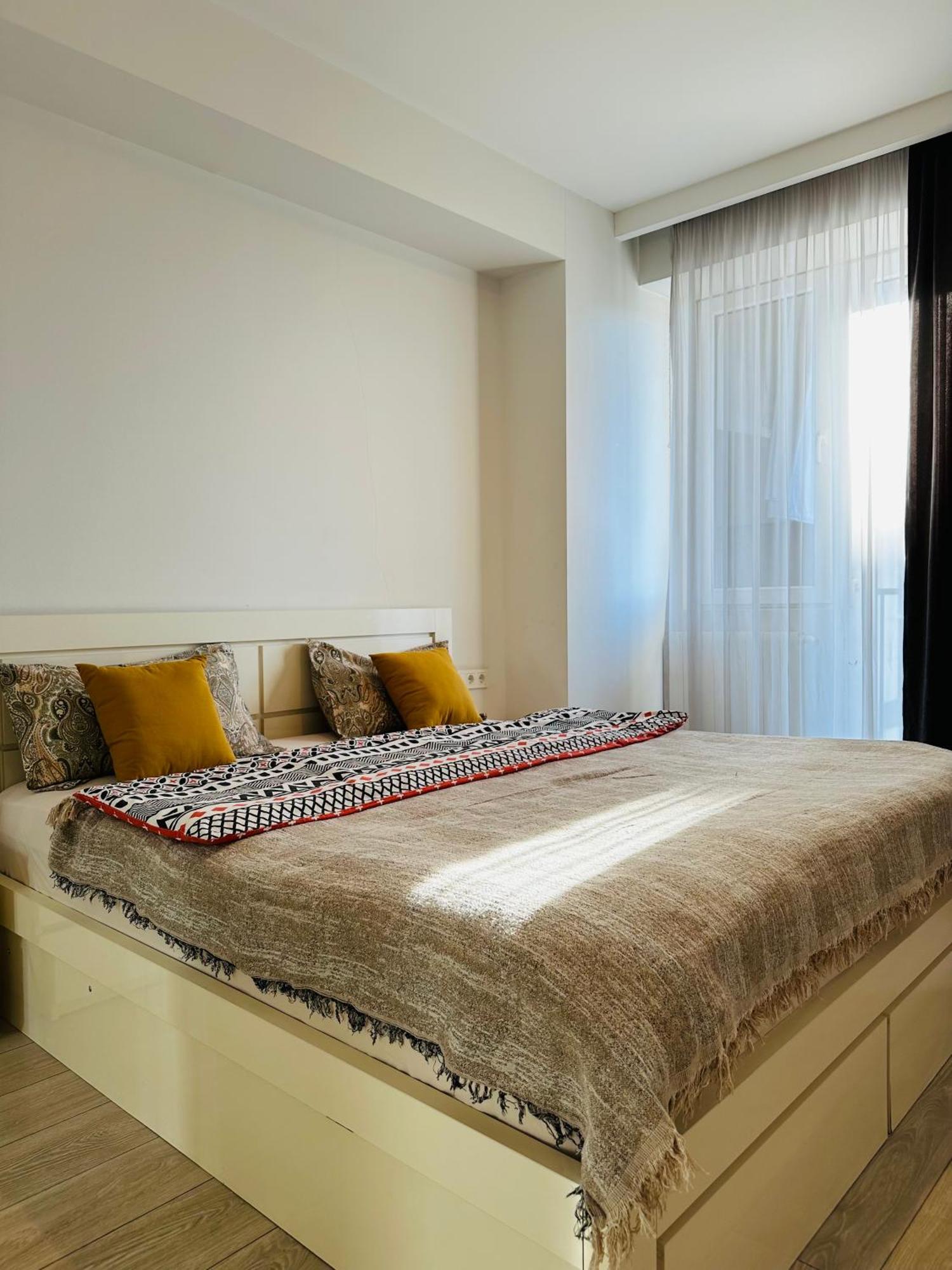 Twins Tower Apartment Тбилиси Екстериор снимка