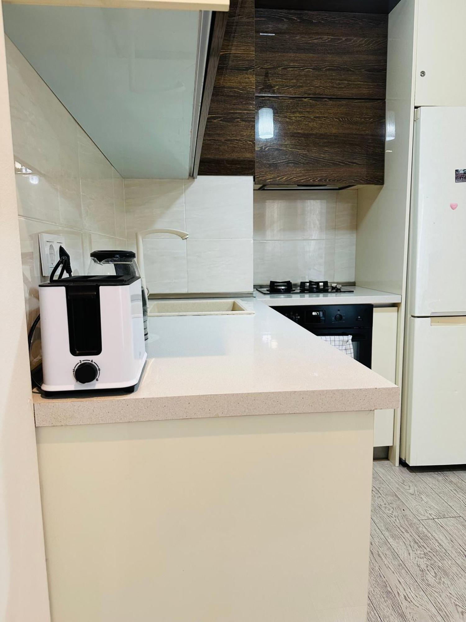 Twins Tower Apartment Тбилиси Екстериор снимка