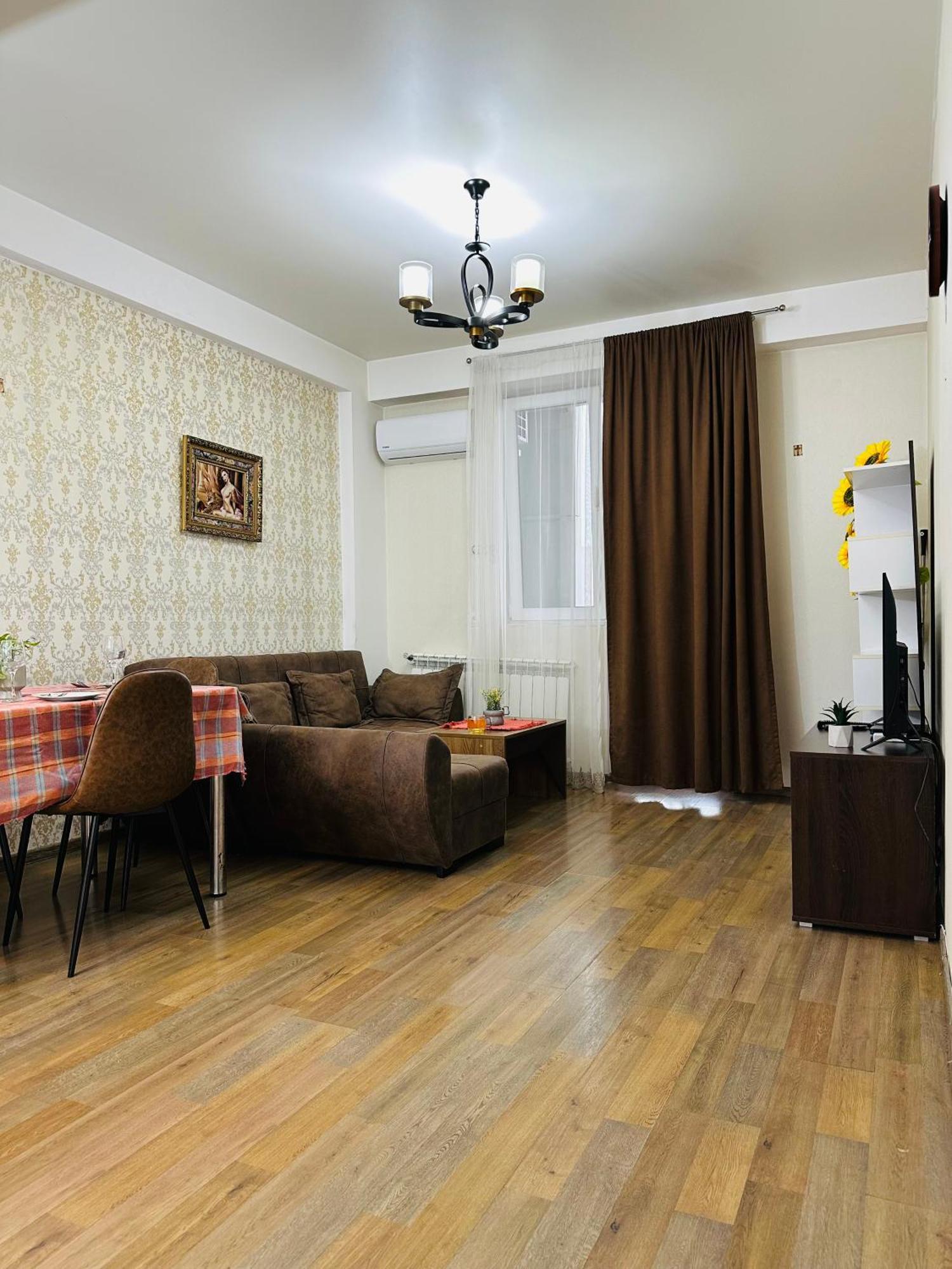 Twins Tower Apartment Тбилиси Екстериор снимка