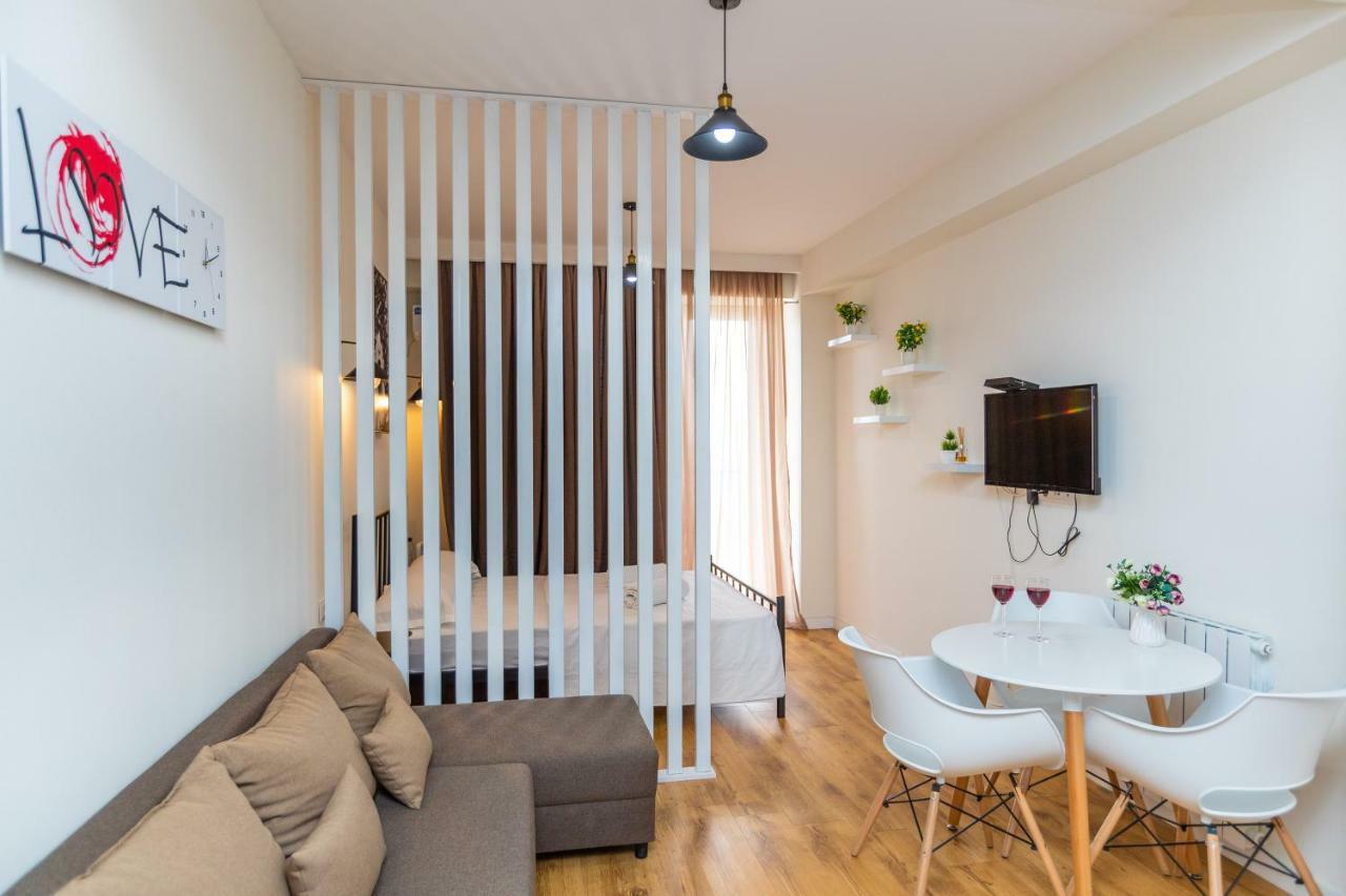 Twins Tower Apartment Тбилиси Екстериор снимка