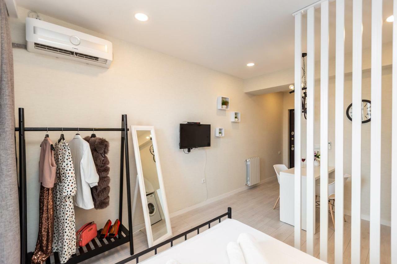 Twins Tower Apartment Тбилиси Екстериор снимка